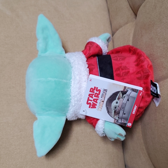 Star Wars Grogu stuffed figure Santa outfit - Picture 5 of 10